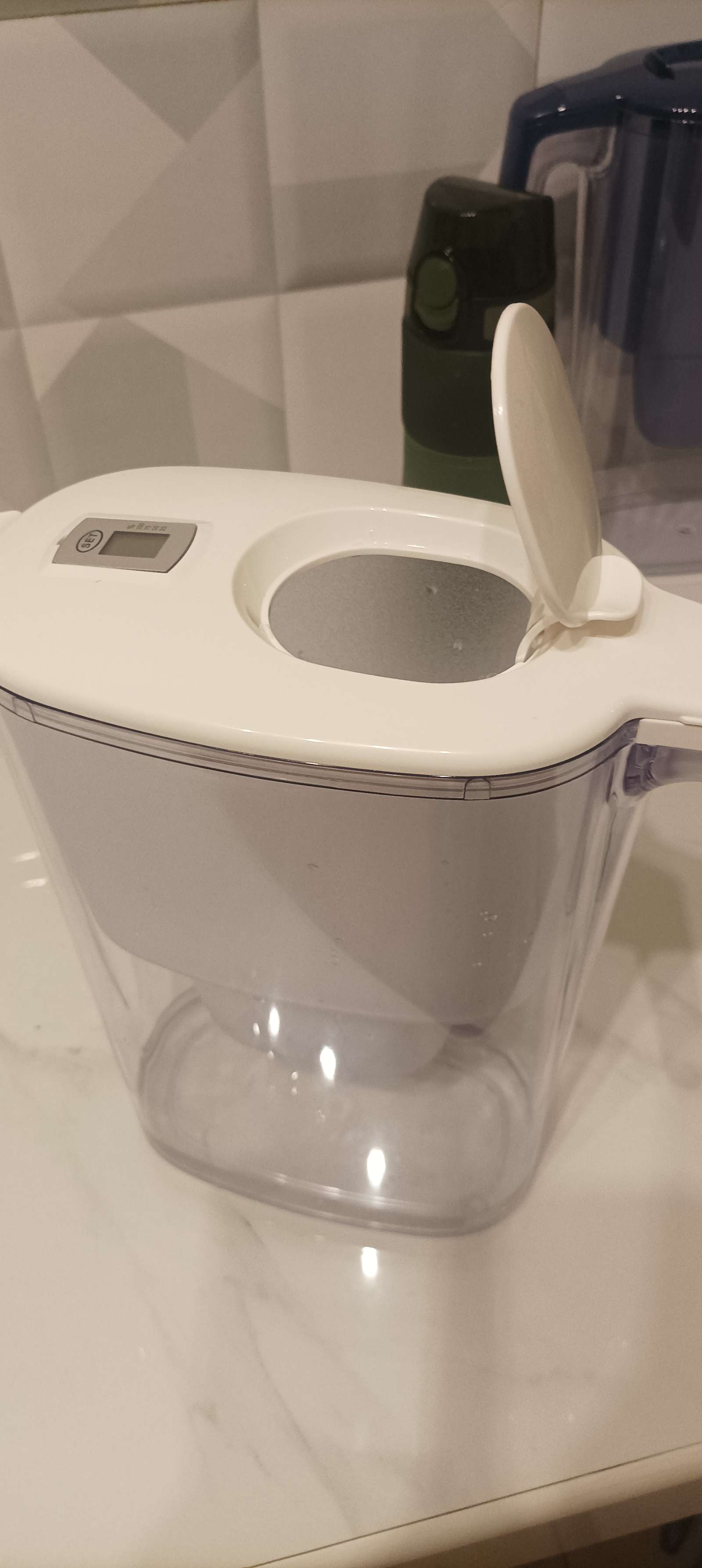 Carafe à eau filtrante